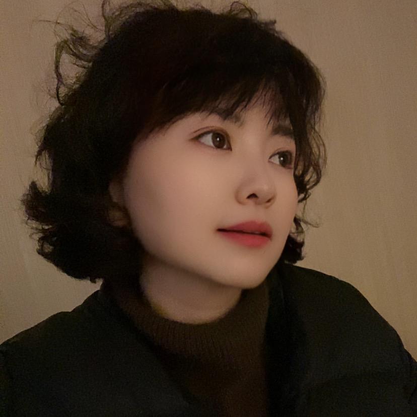 思彤倾听