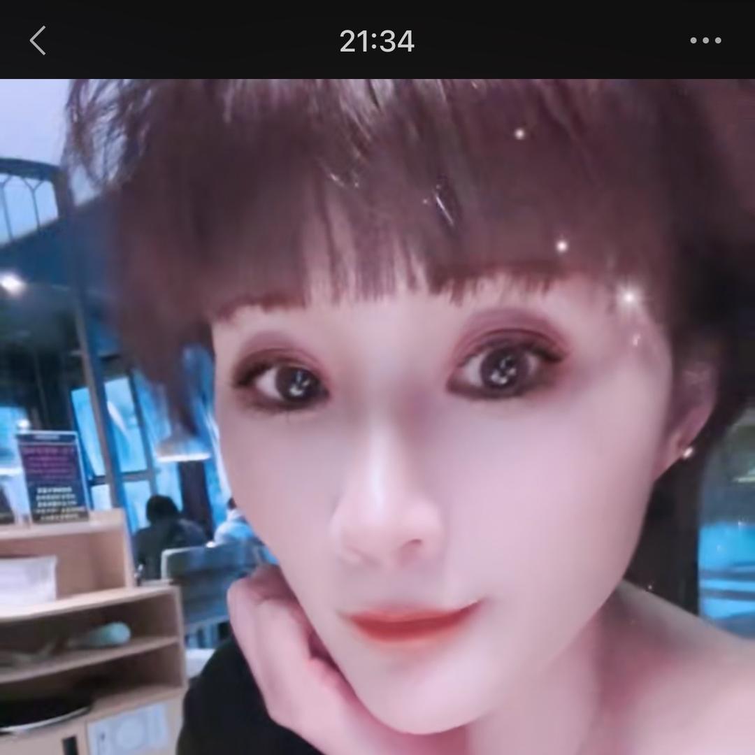 做我的客户我宠你卖服装的小姐姐。