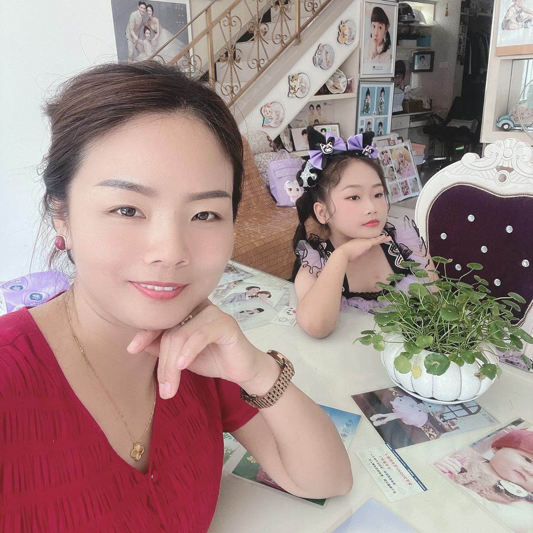 明媚如晨