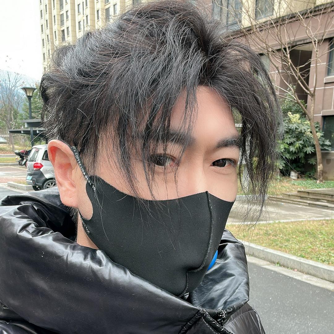 李秋实¹ ¹ ² ⁴