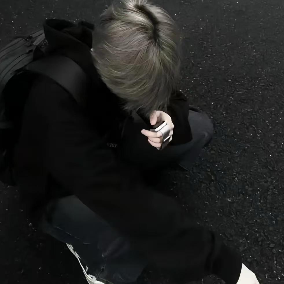 山与月