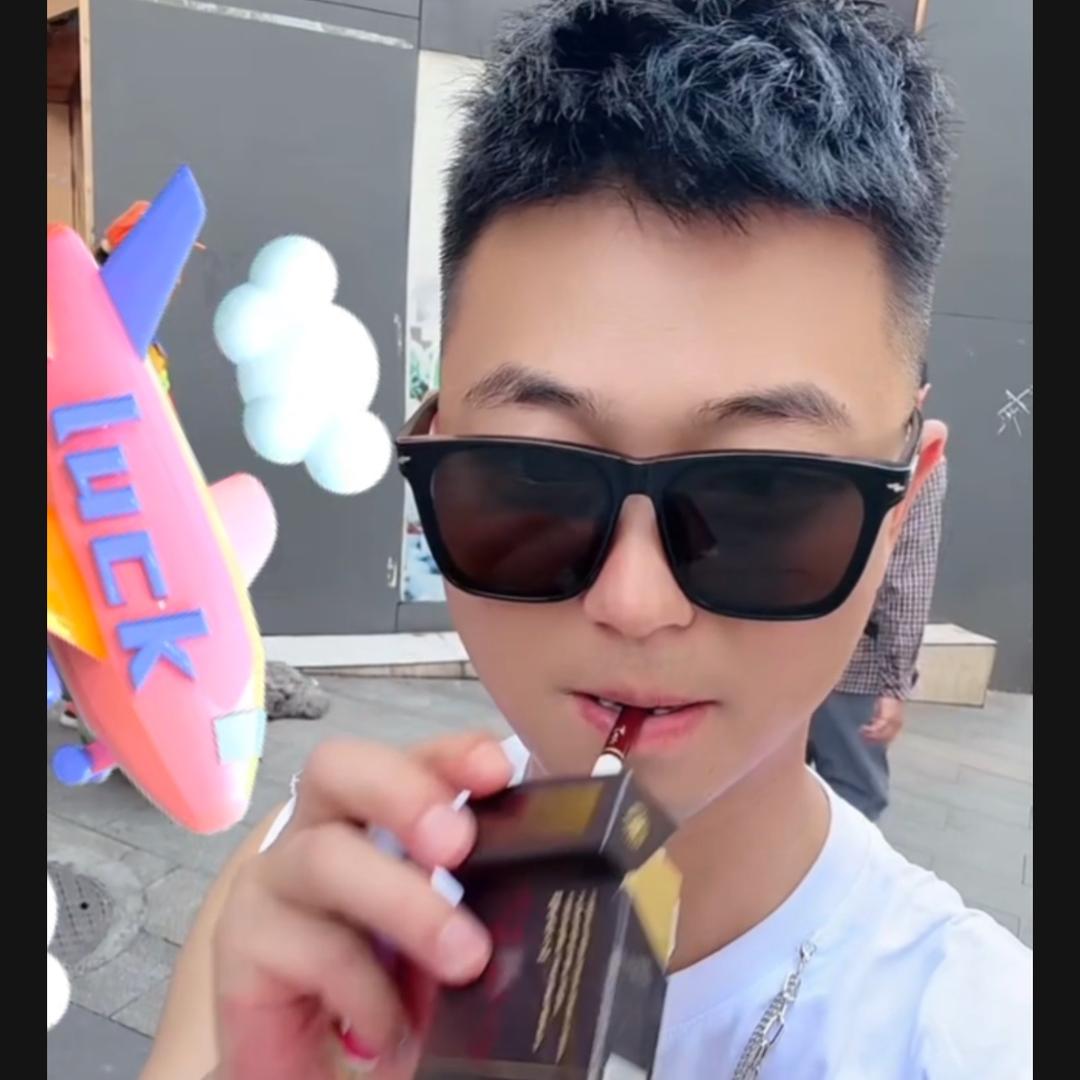 邓航