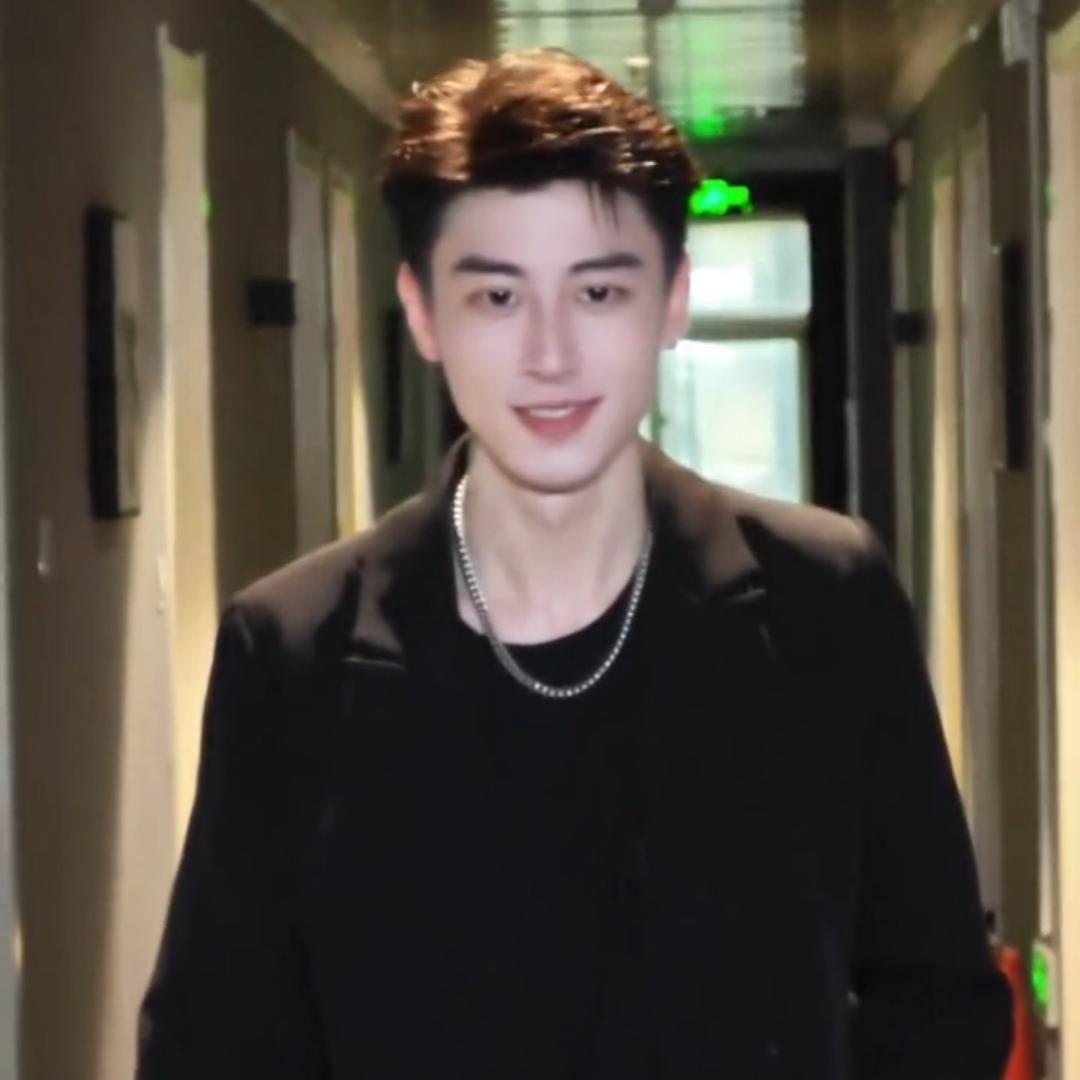 奕 泽