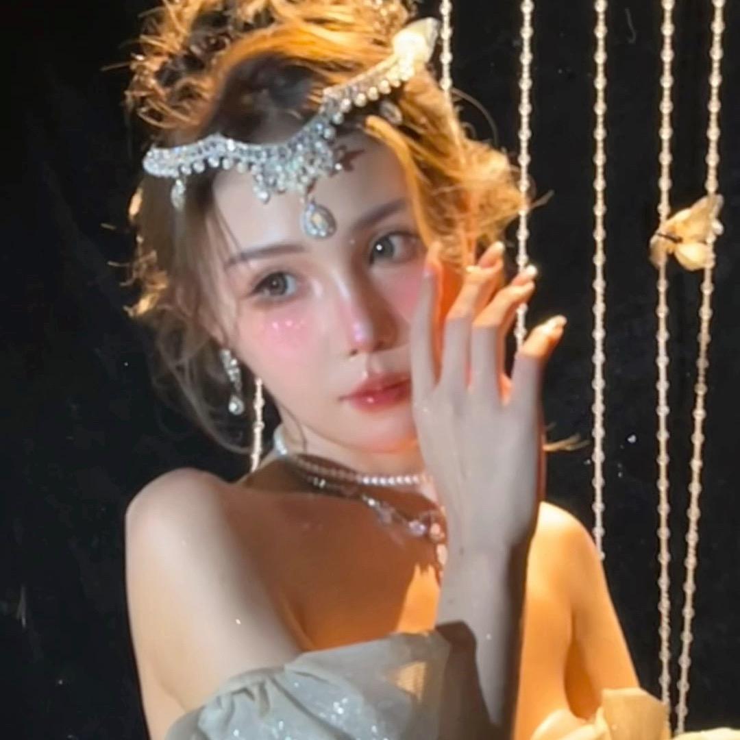 玉儿 .