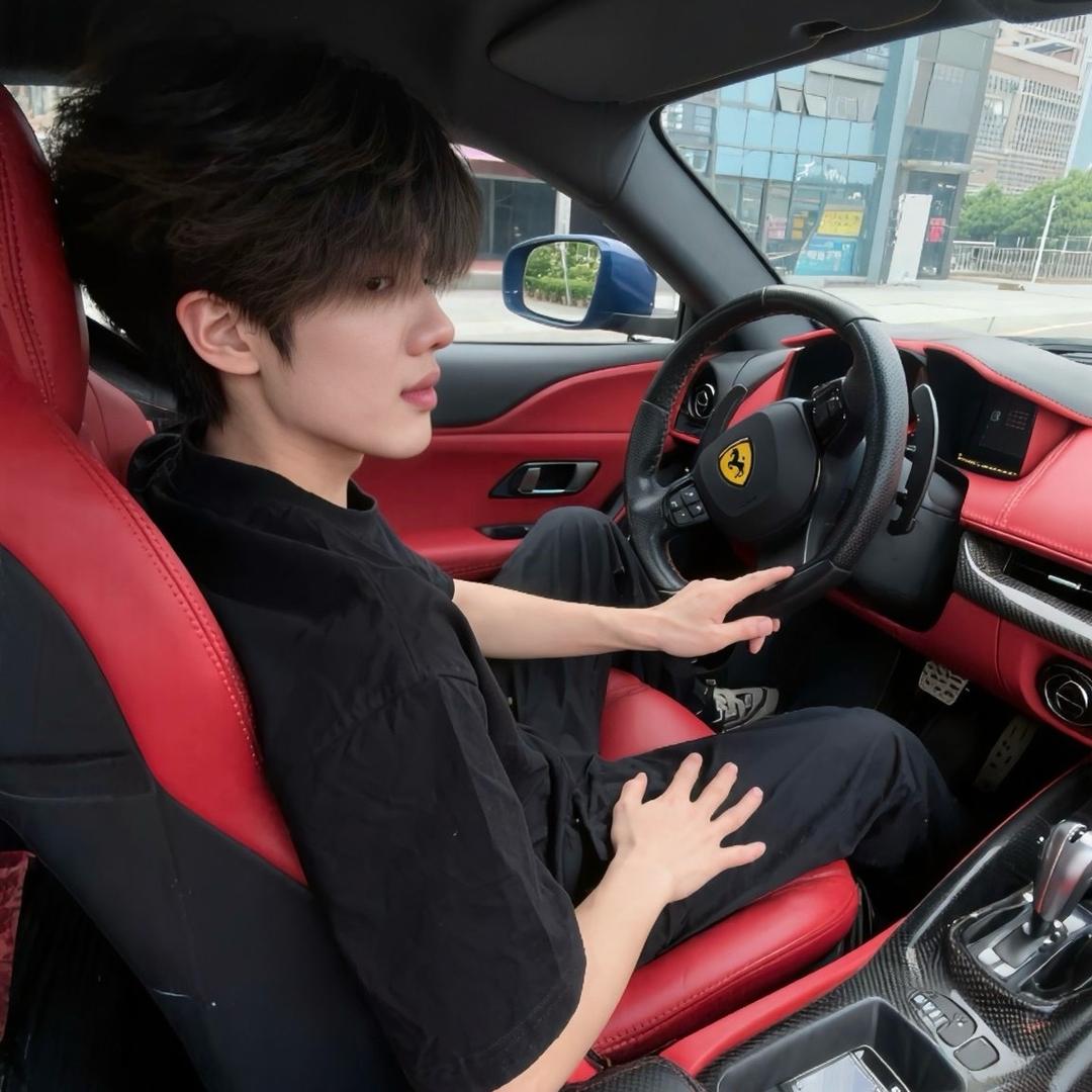 王嘉尔（招人/订房）