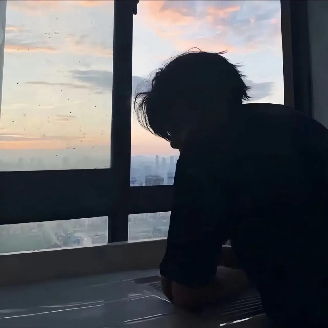 M.休思