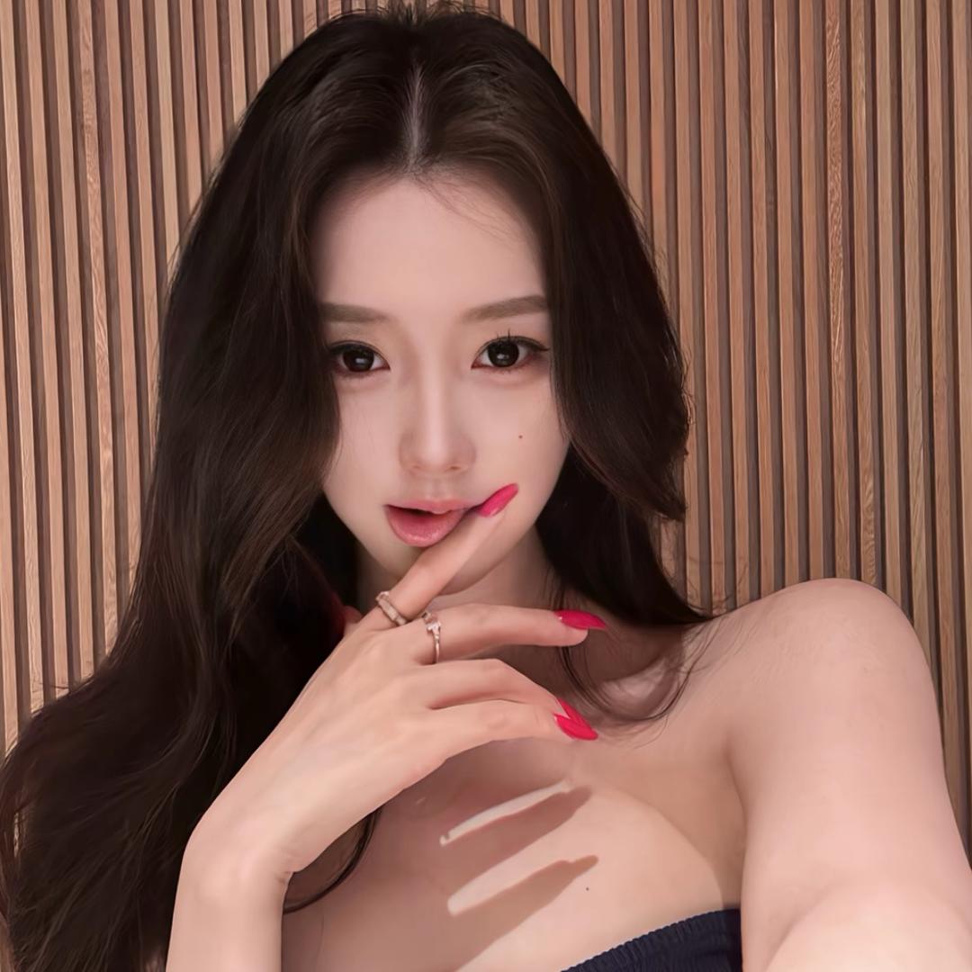 杨纯纯.