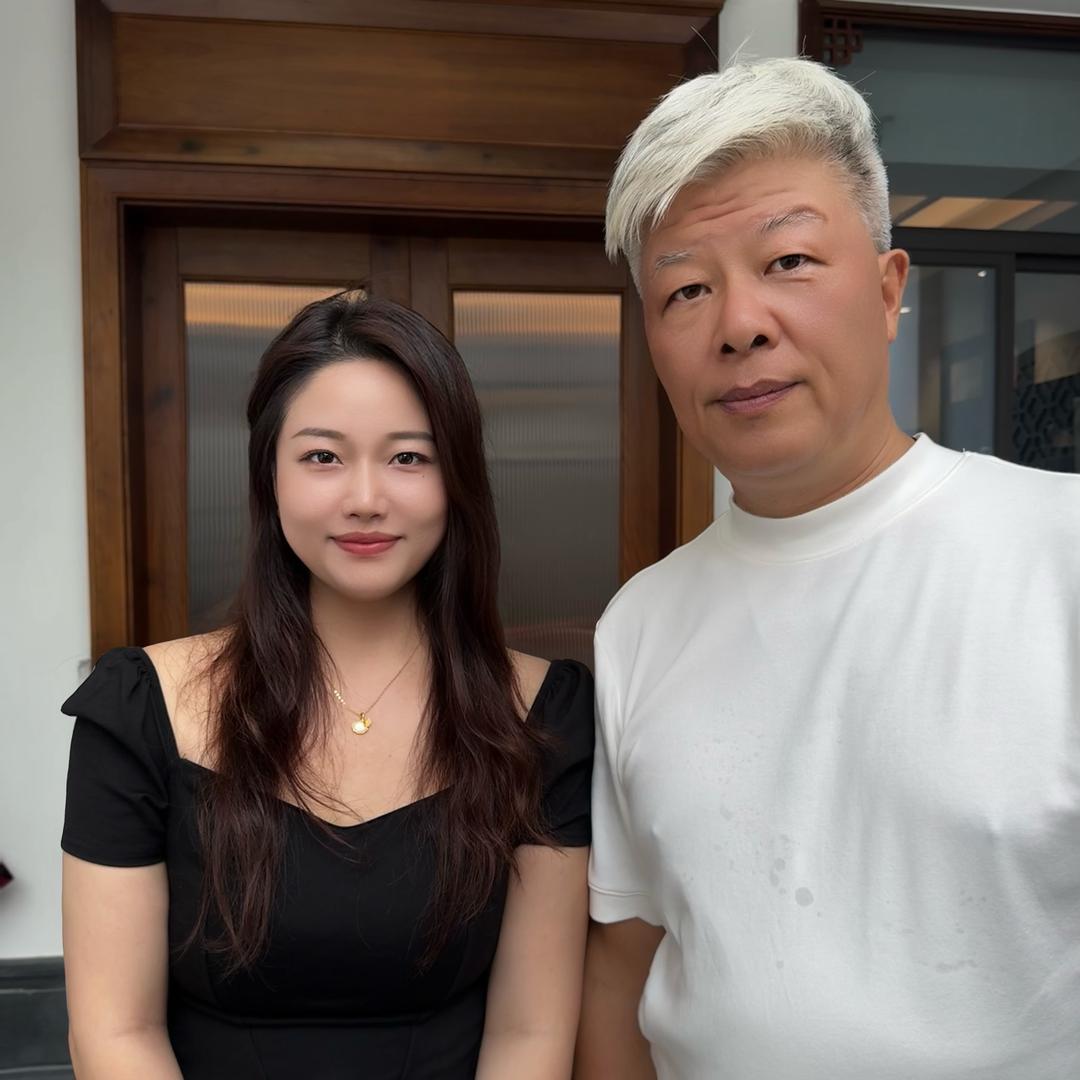 霞湖世家男装刘三姐