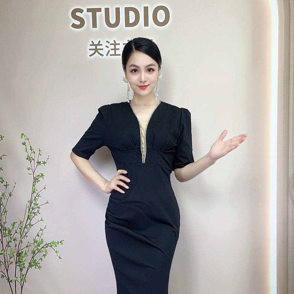 碧儿轻奢女装（每晚8点30分开播）