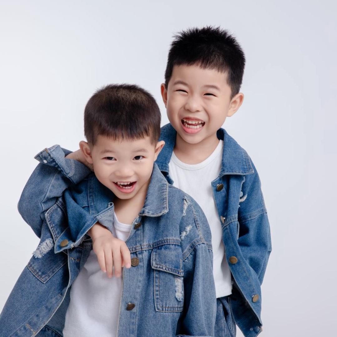 丁两只吖