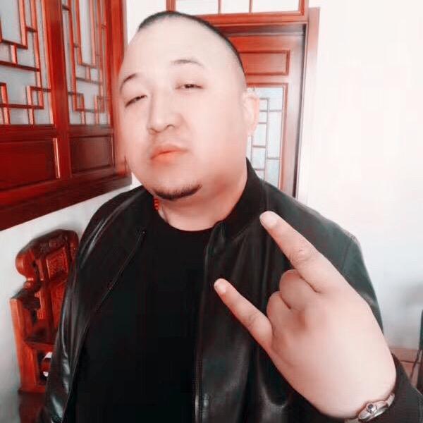维纳珠宝的蒋怡头像