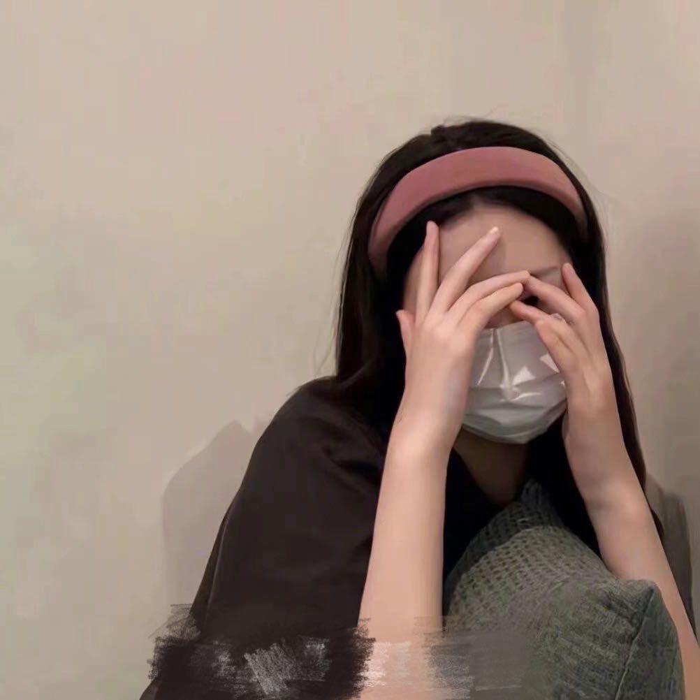 踩了牛奶的猫😺