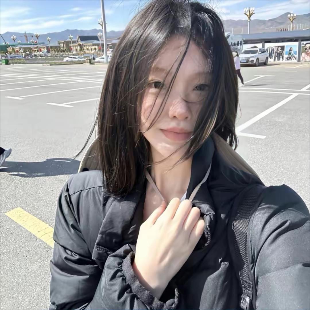 小助理彤彤