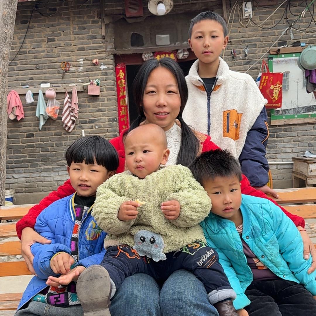 涛嫂(五个儿子的单亲宝妈)