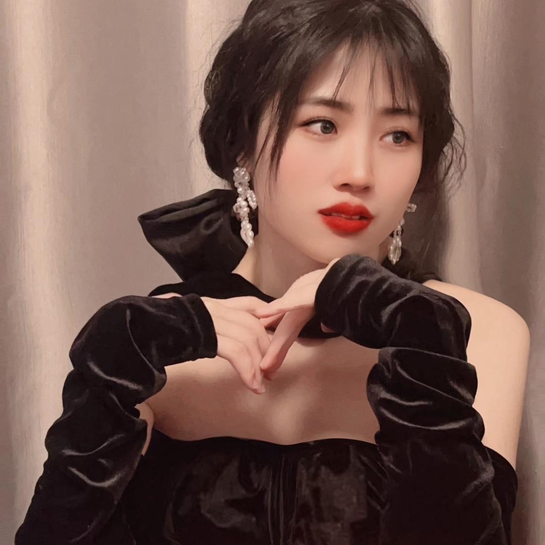 菲儿爱喝水
