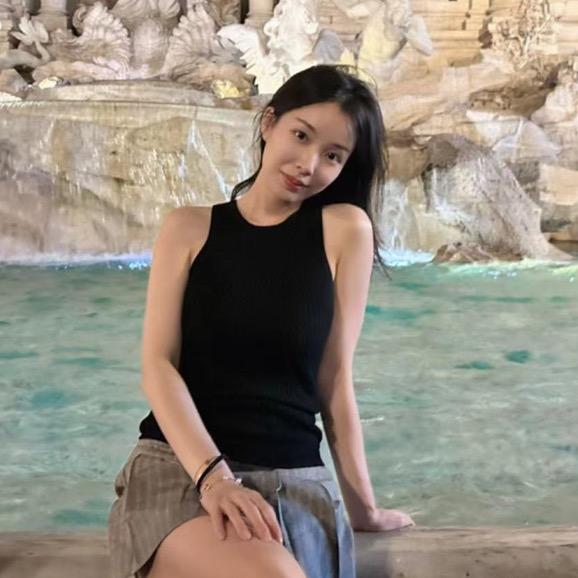 只喝露水的颖