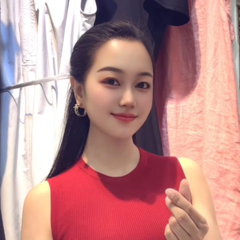 爱衣轻奢女装