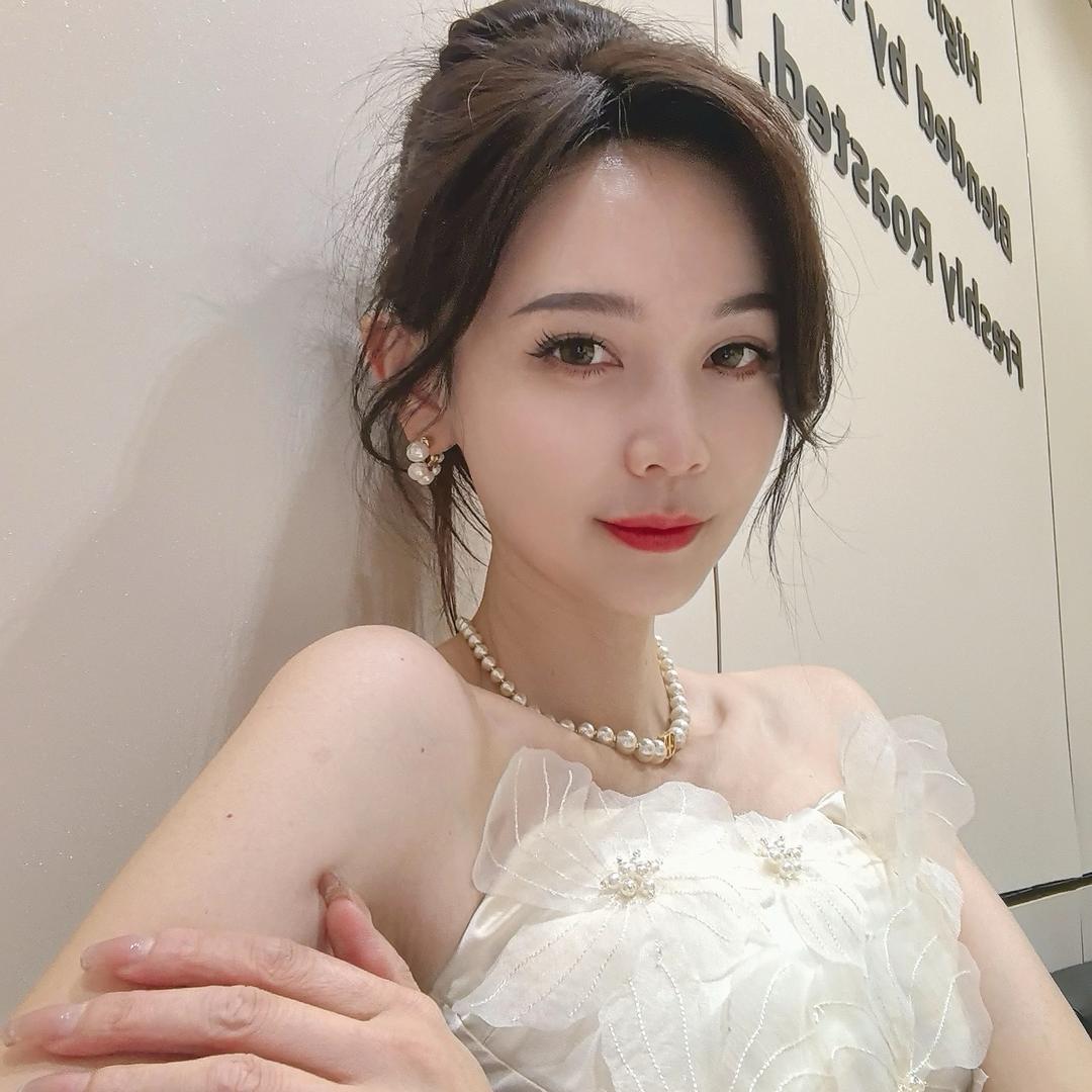 低卡 莎姐