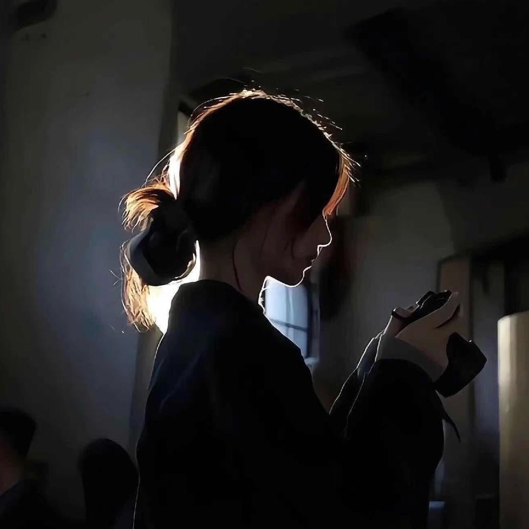 月亮亮🌙