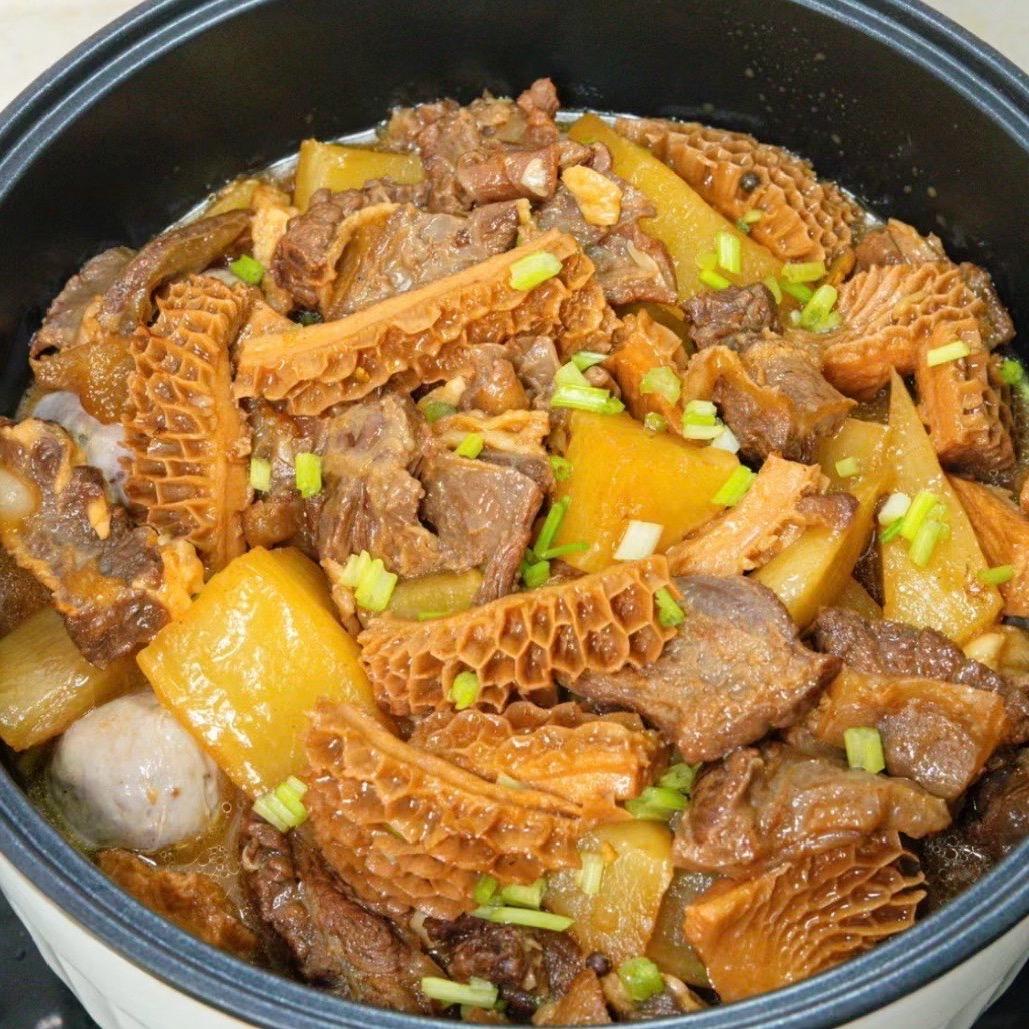 阜南碳锅牛杂煲