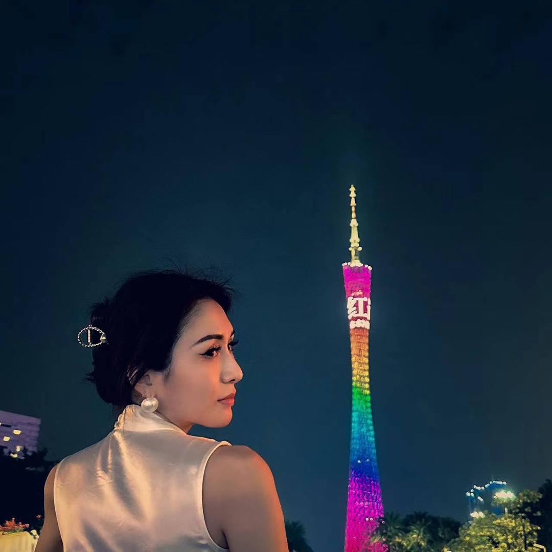 奥纬尔服饰店