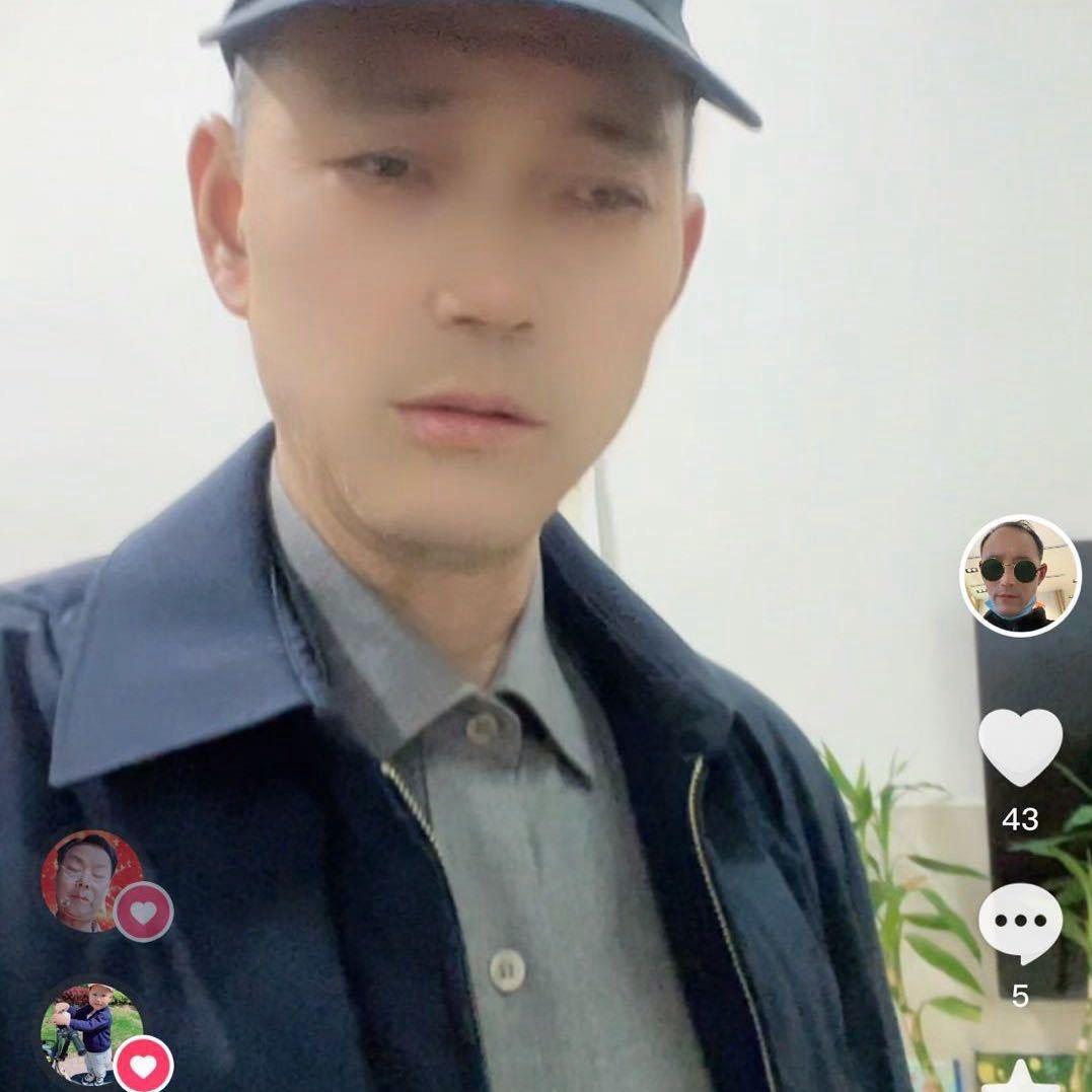 用户1939945808957小新