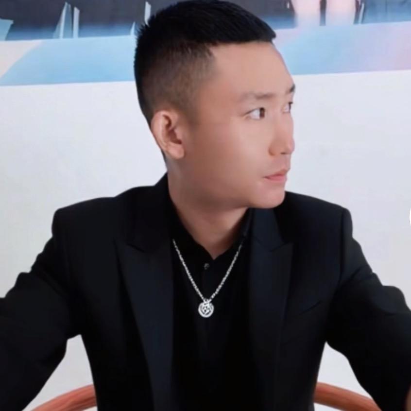 刘总〖成龙〗