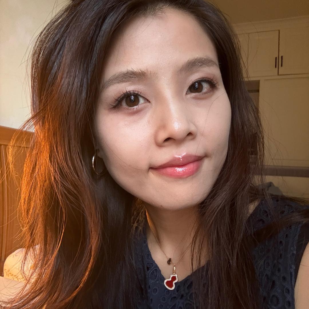 鄢佑真