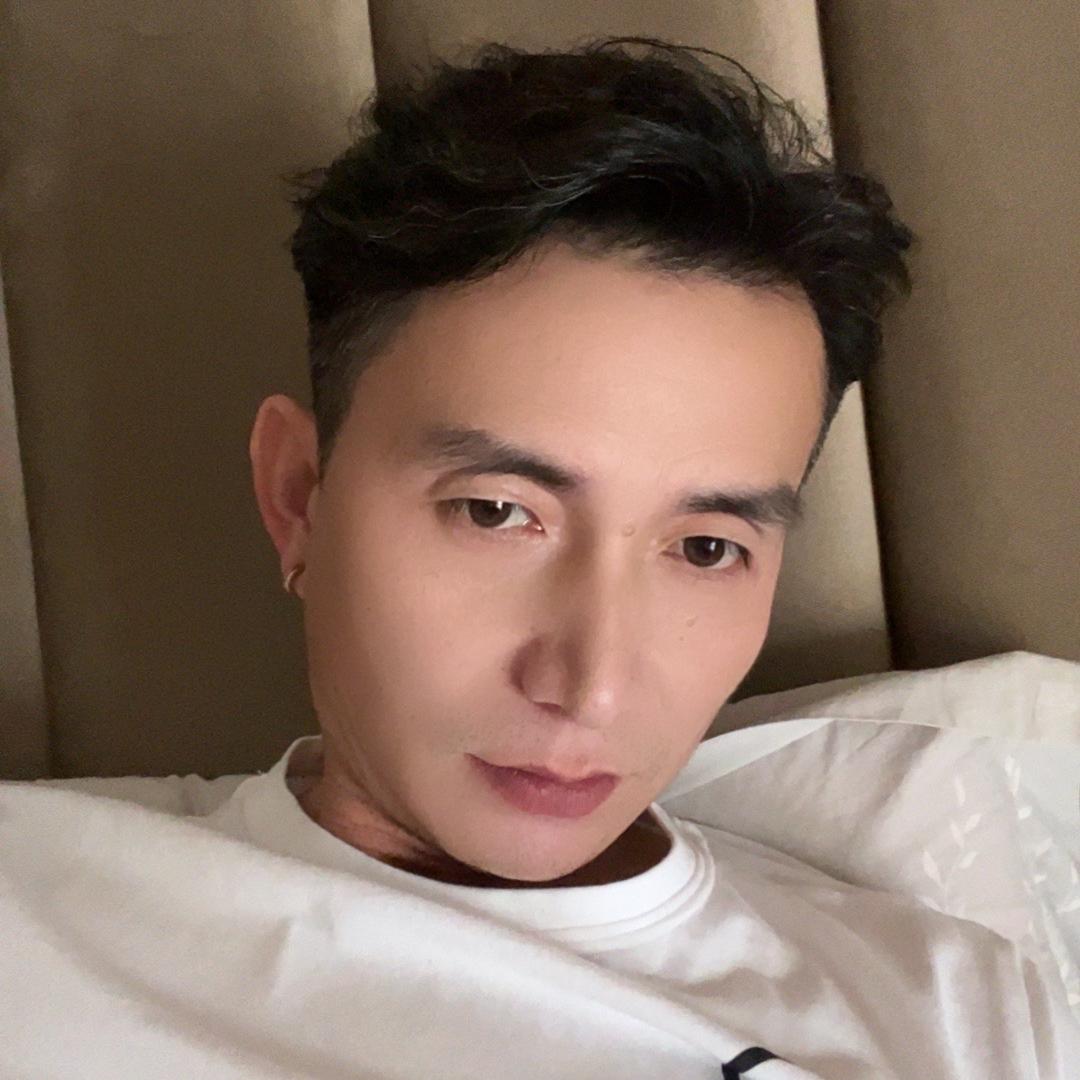 暖名洋