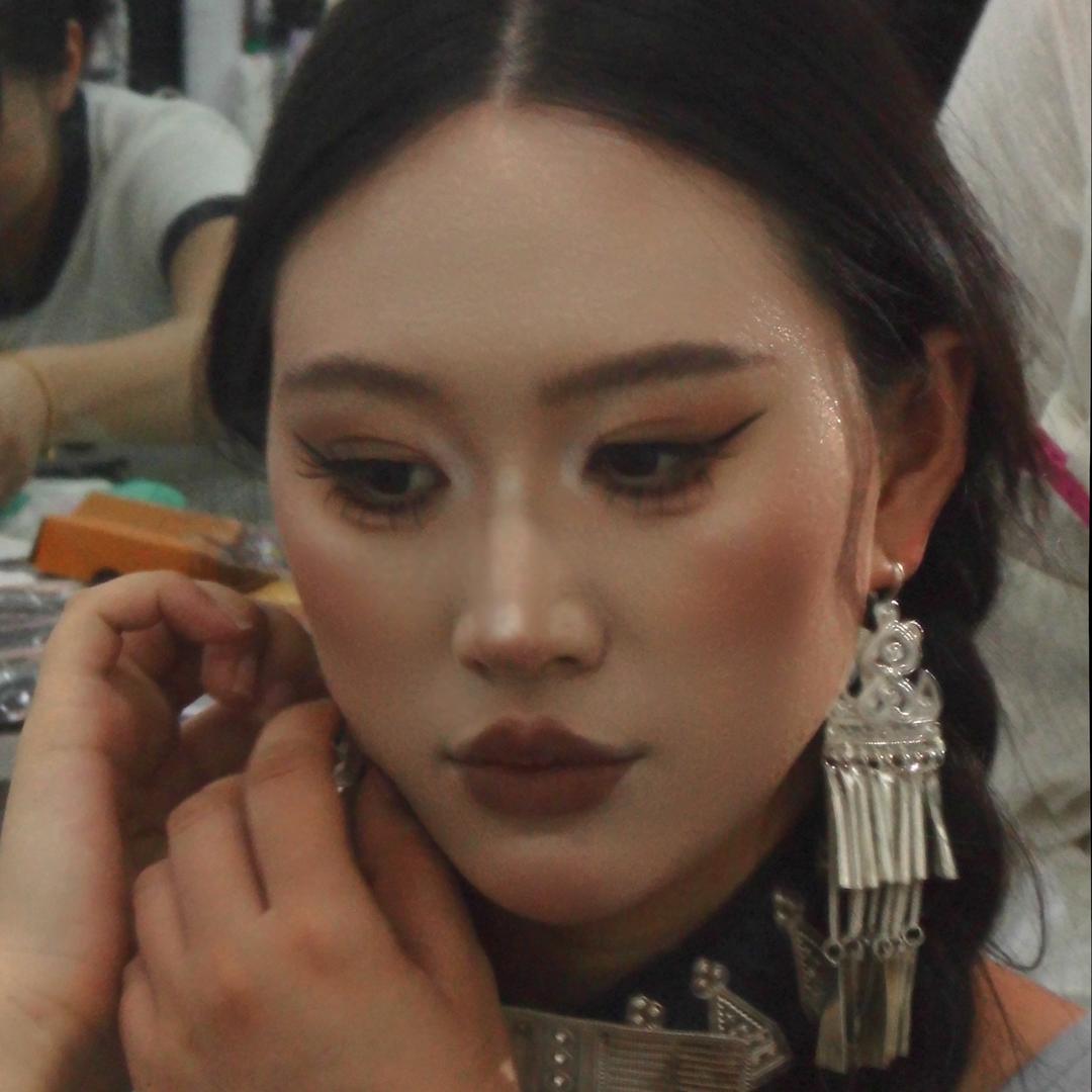 我是阿薇（可约妆）