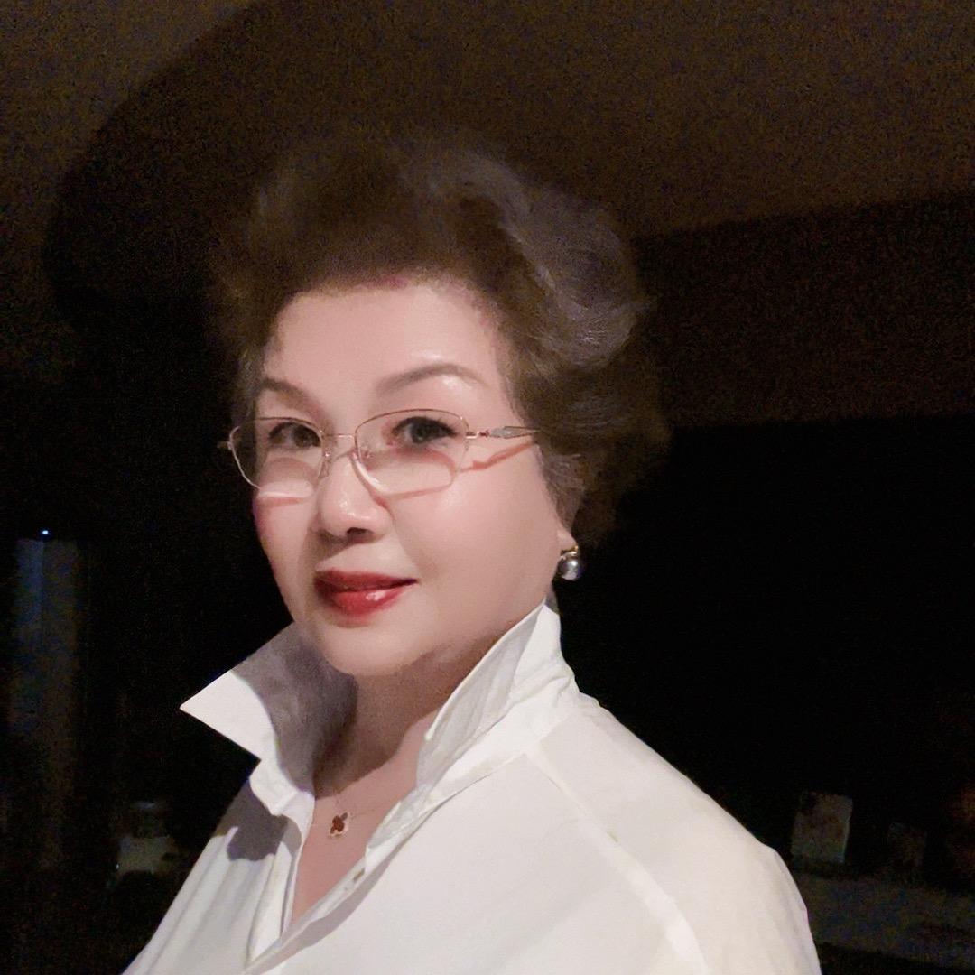 七十雅韵的英子🎙️