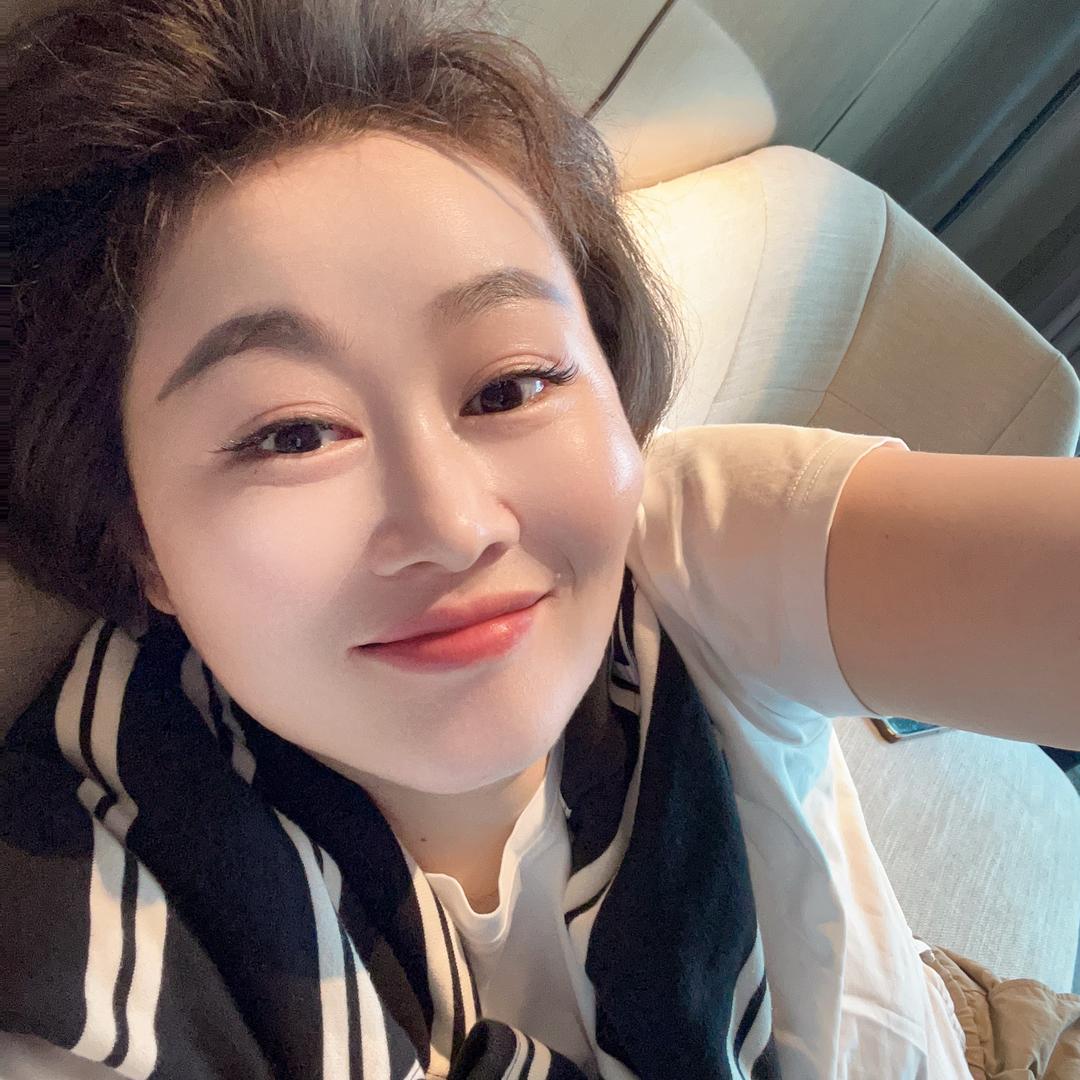 米娜老板娘的衣橱