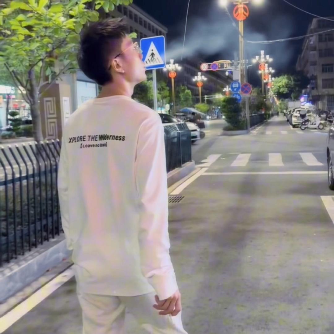小拿渣.