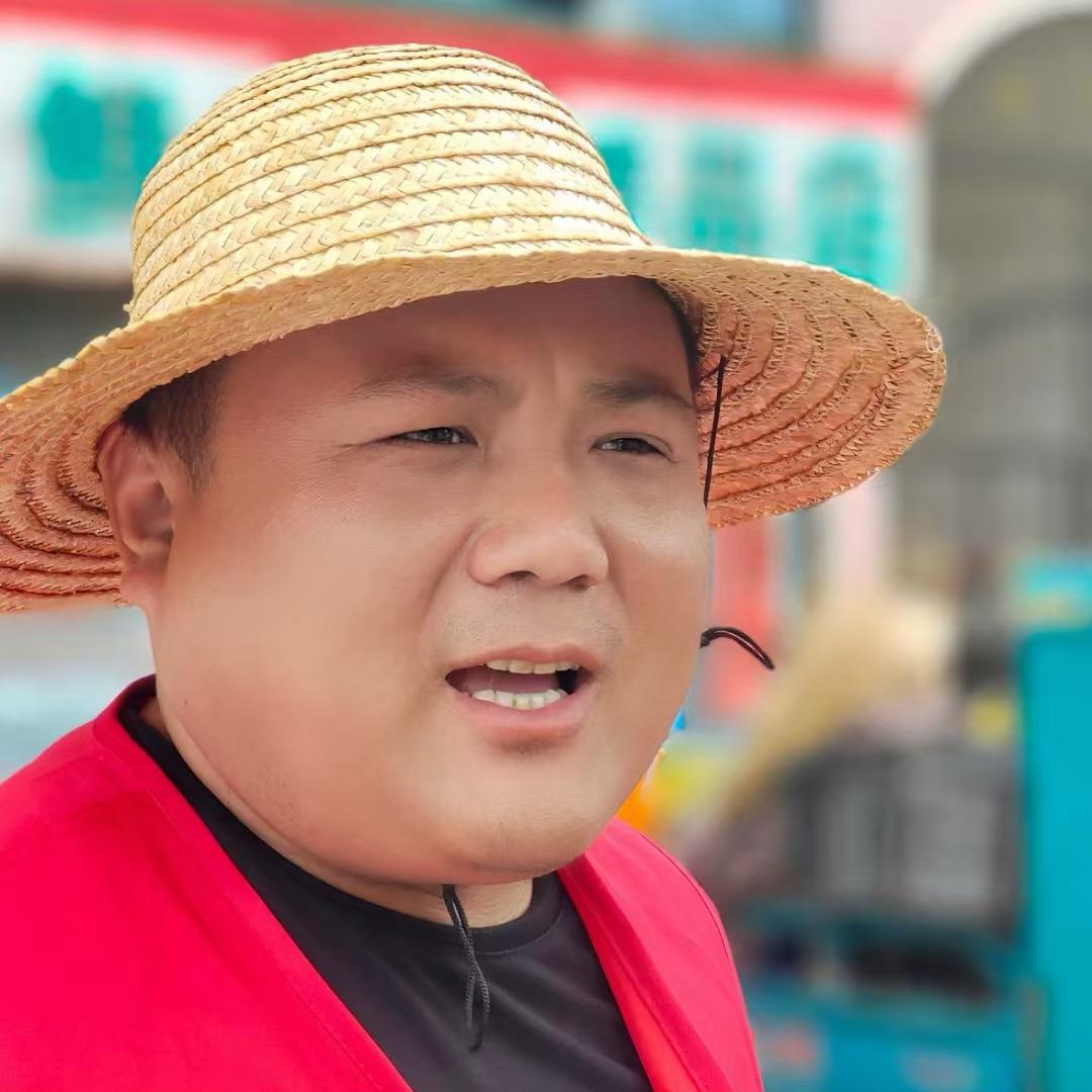 90后村主任张二飞助农