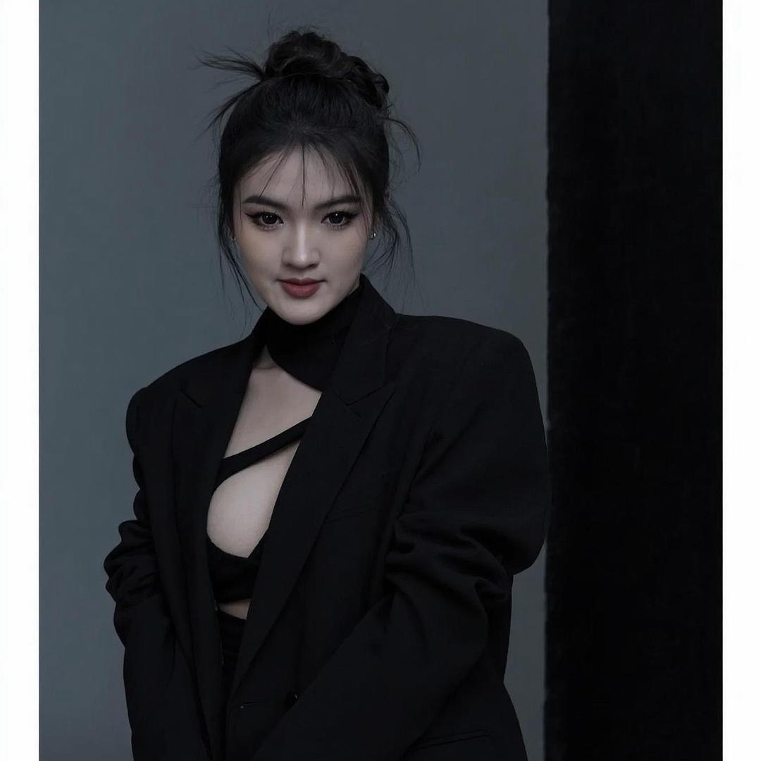 清清 纹眉眼唇👄 化妆美甲师💅