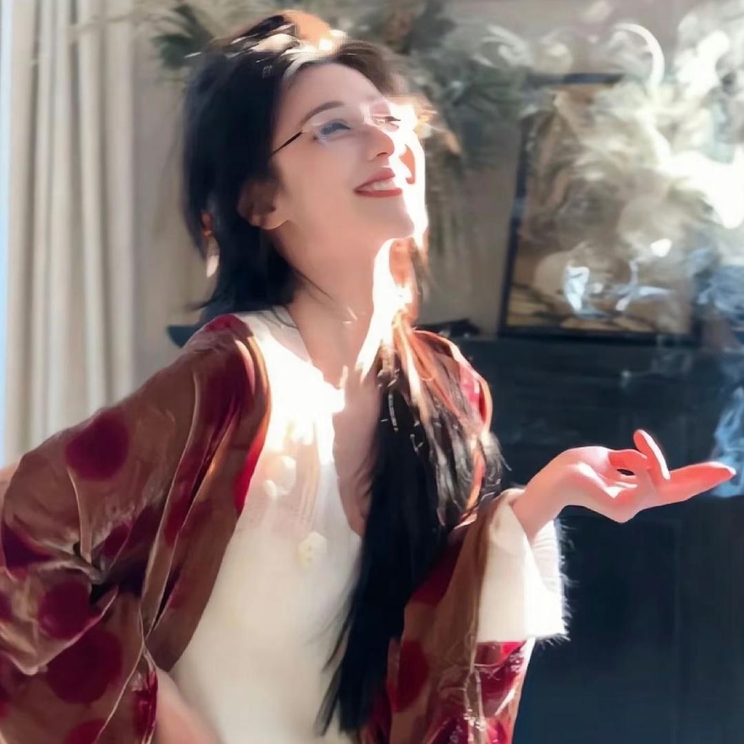 月亮上的垂耳兔