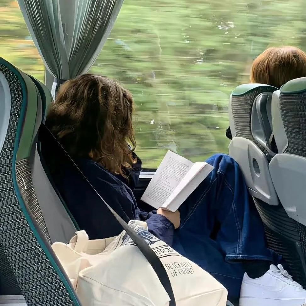 嘿🙋🏻‍♀️