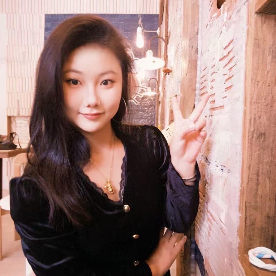 初夏轻奢发饰店