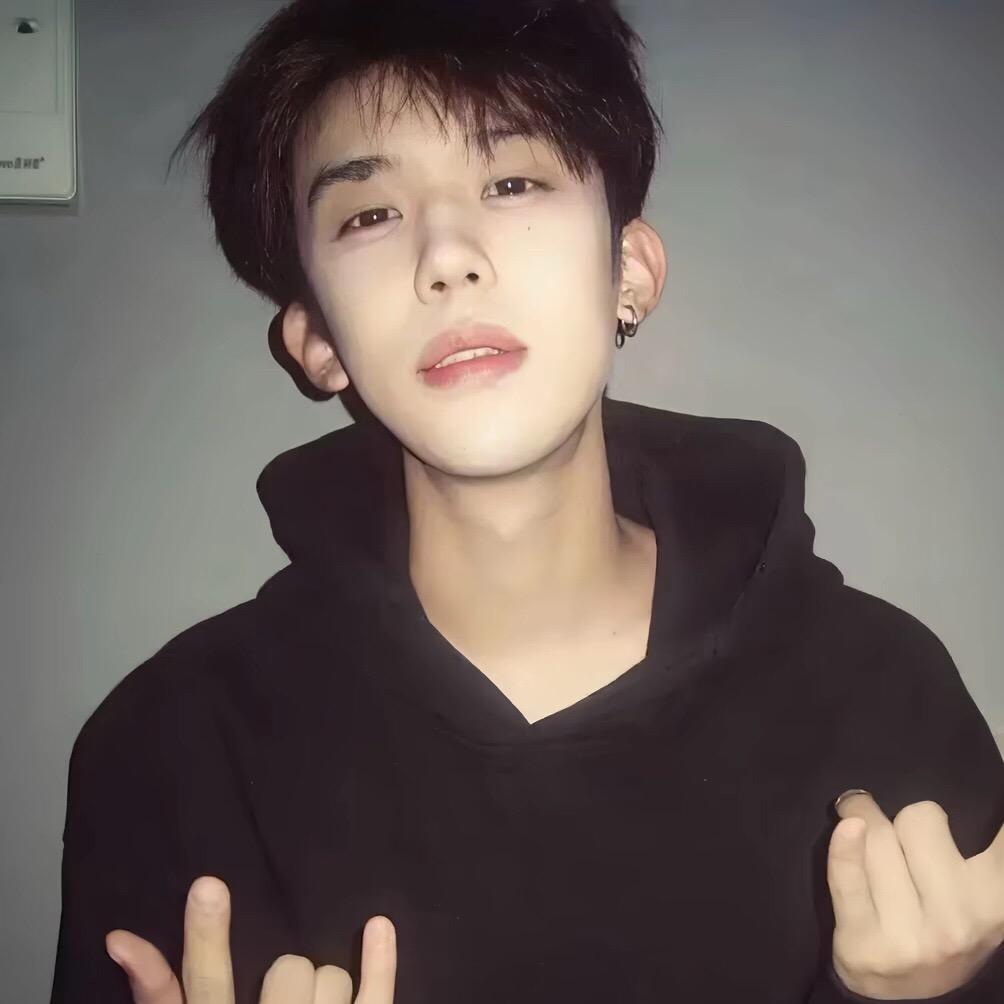 ㅤ     ㅤㅤF