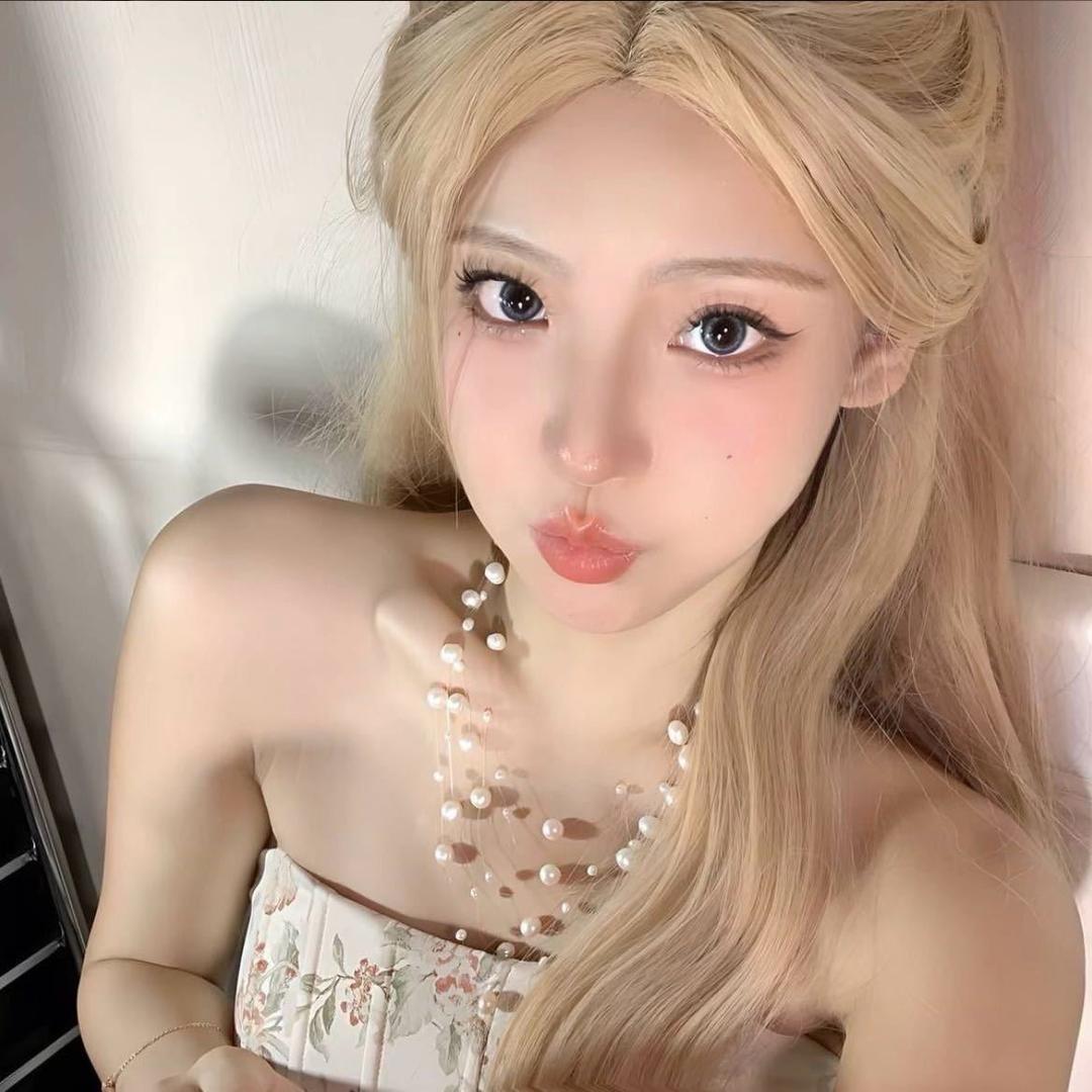 依依