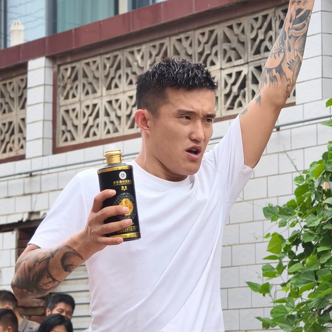 梁山舞狮哥（团长脸脸）