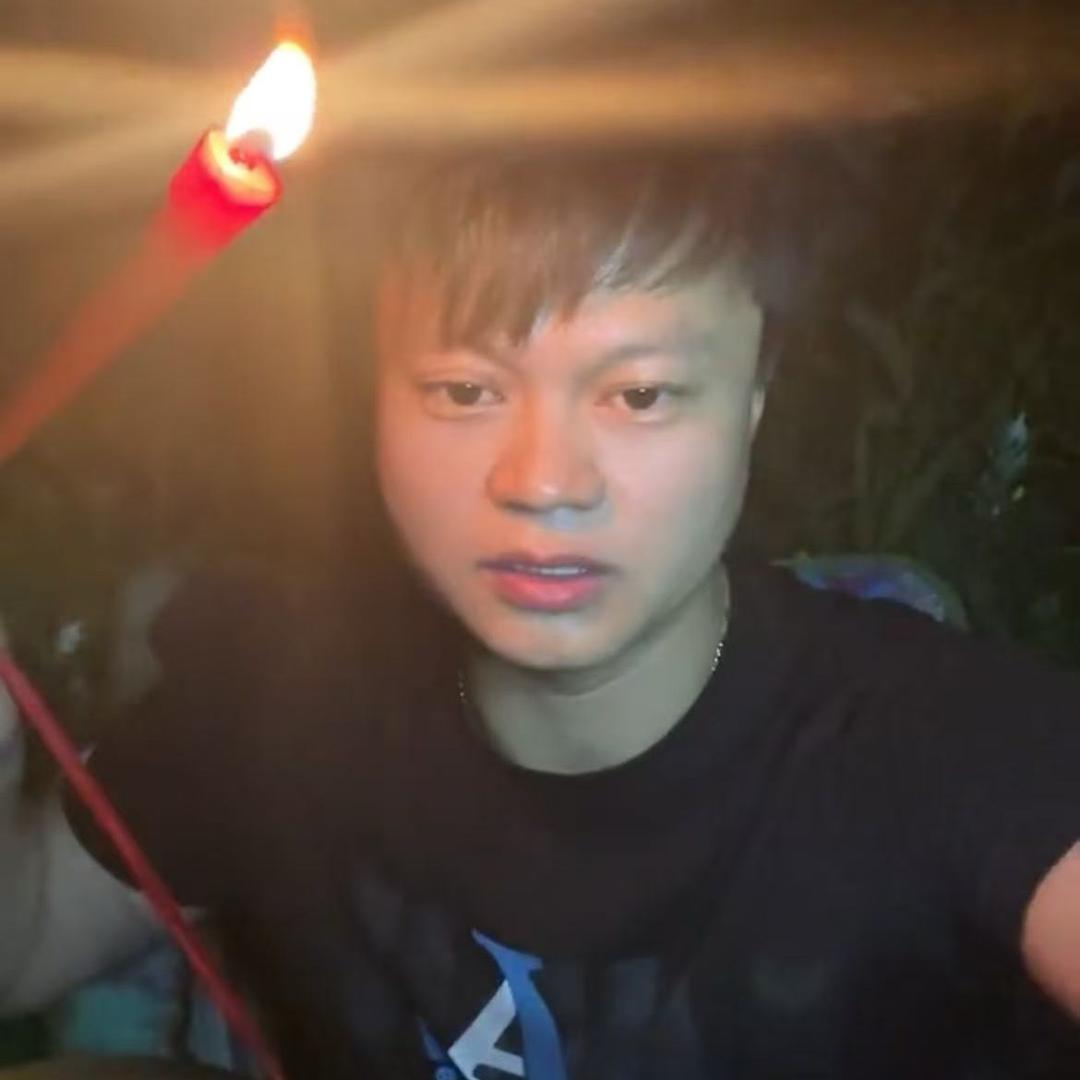 我和僵尸有个约(亮娃)