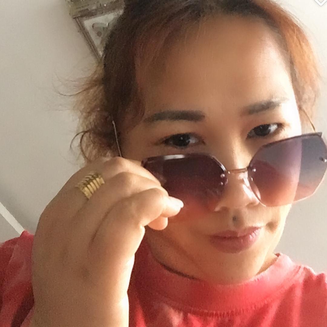 踏雪寻梅