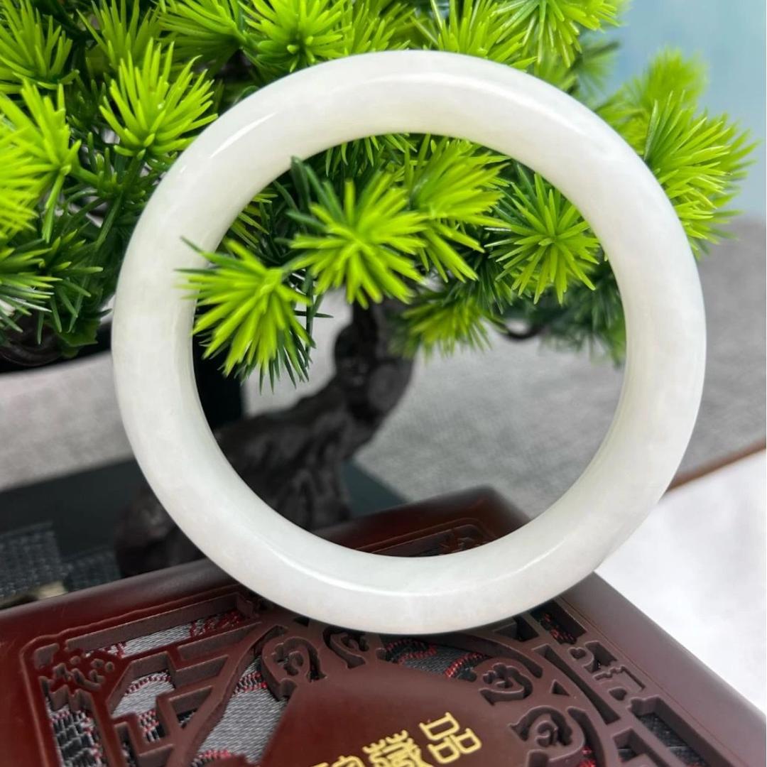 䐏㬴和田玉手镯