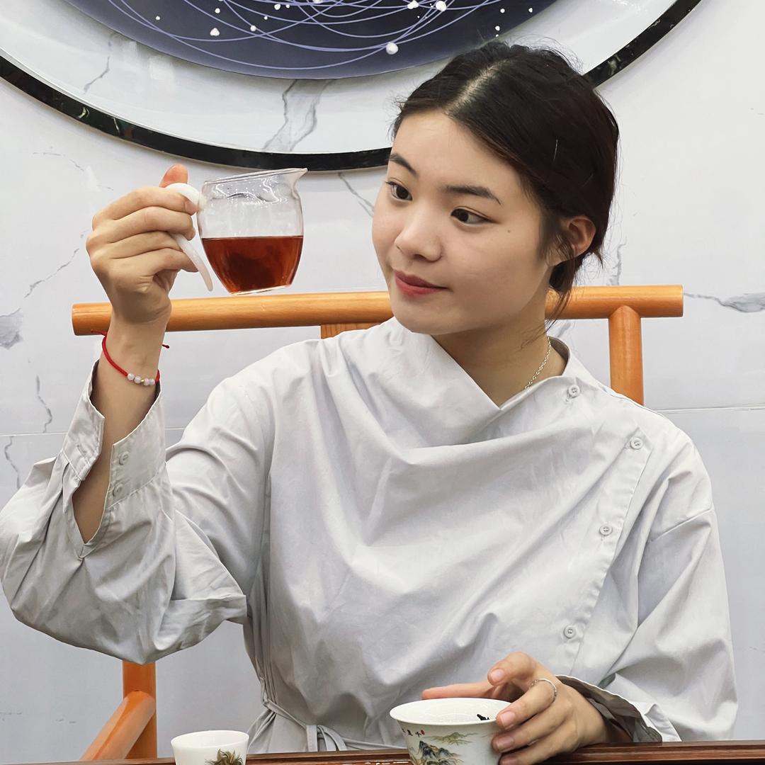 小左收茶
