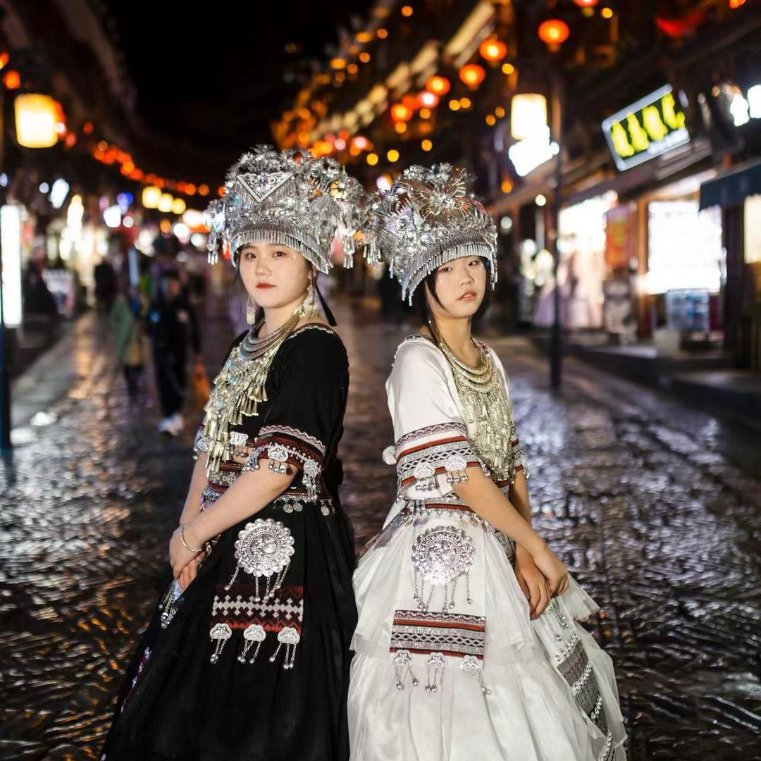 离婚的老男人。