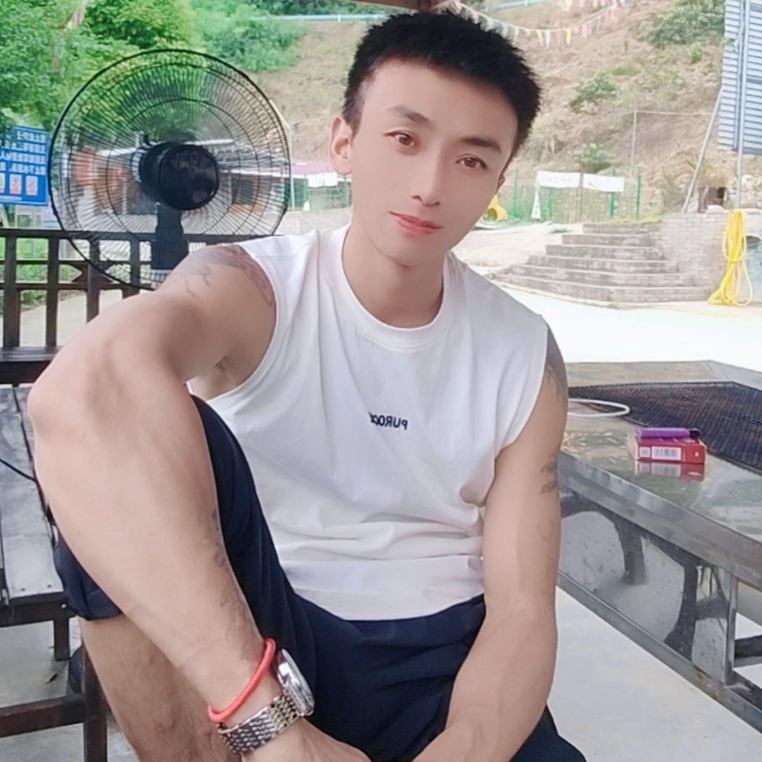 《龙飛》