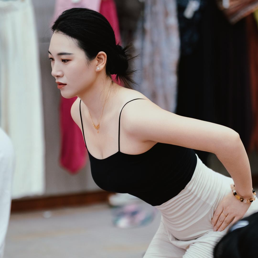 简渡颂钵·瑜伽｜Lina老师