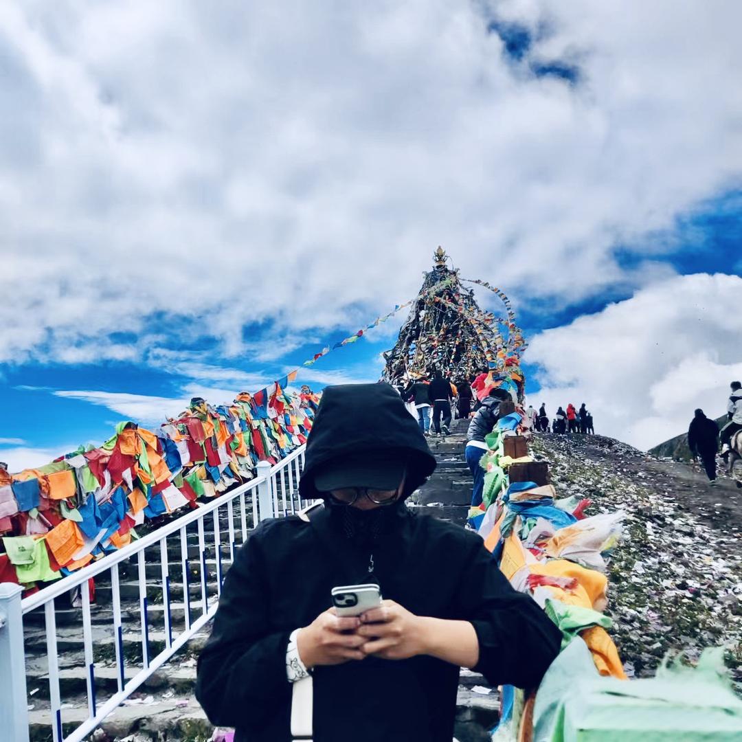 人来人往的王同学