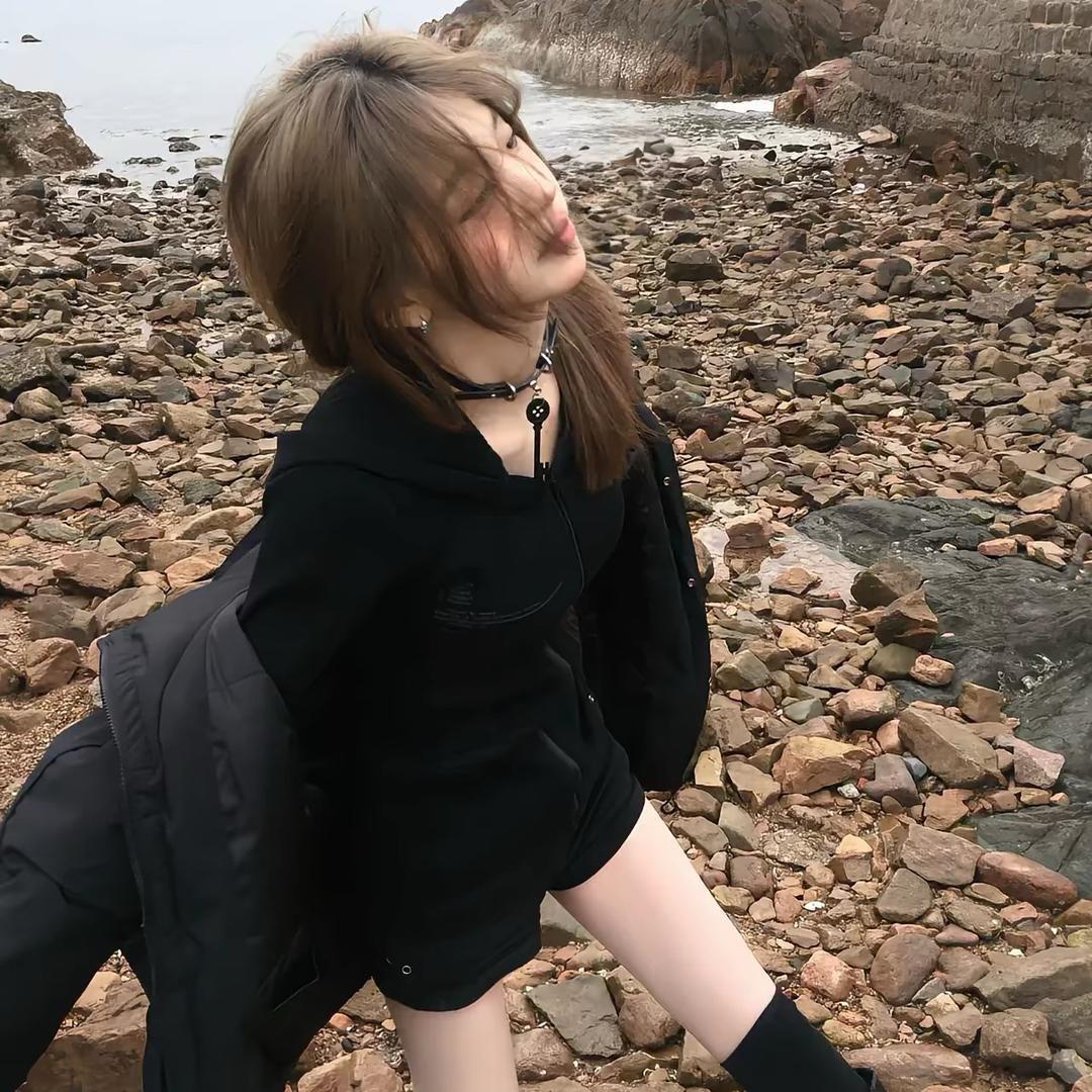 佳佳^